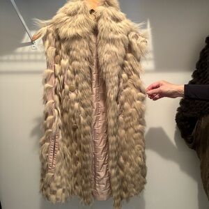 Luxury tufted Fur Long Vest - Beige